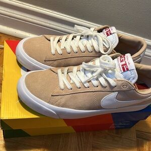 NIKE SB ZOOM BLAZER LOW MENS SIZE 10